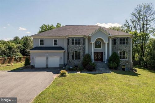 9830 River Rd, POTOMAC, MD, 20854-4300 | Card Image