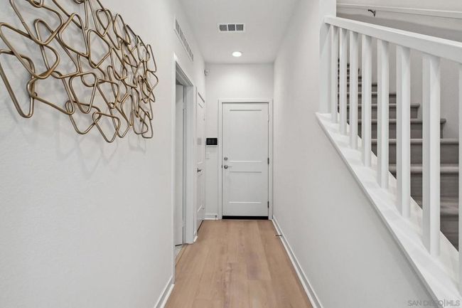 2581 Broom Ln, Townhouse with 4 bedrooms, 4 bathrooms and 2 parking in Carlsbad CA | Image 5
