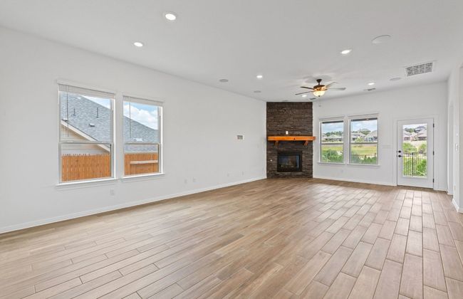 6421 Apache Plum Ln, House other with 4 bedrooms, 3 bathrooms and null parking in Spicewood TX | Image 10