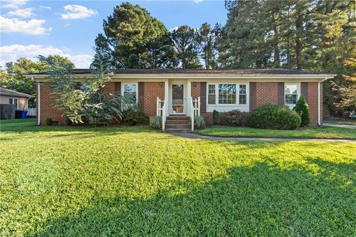 5817 Craneybrook Ln, Portsmouth, VA, 23703-1613 | Card Image