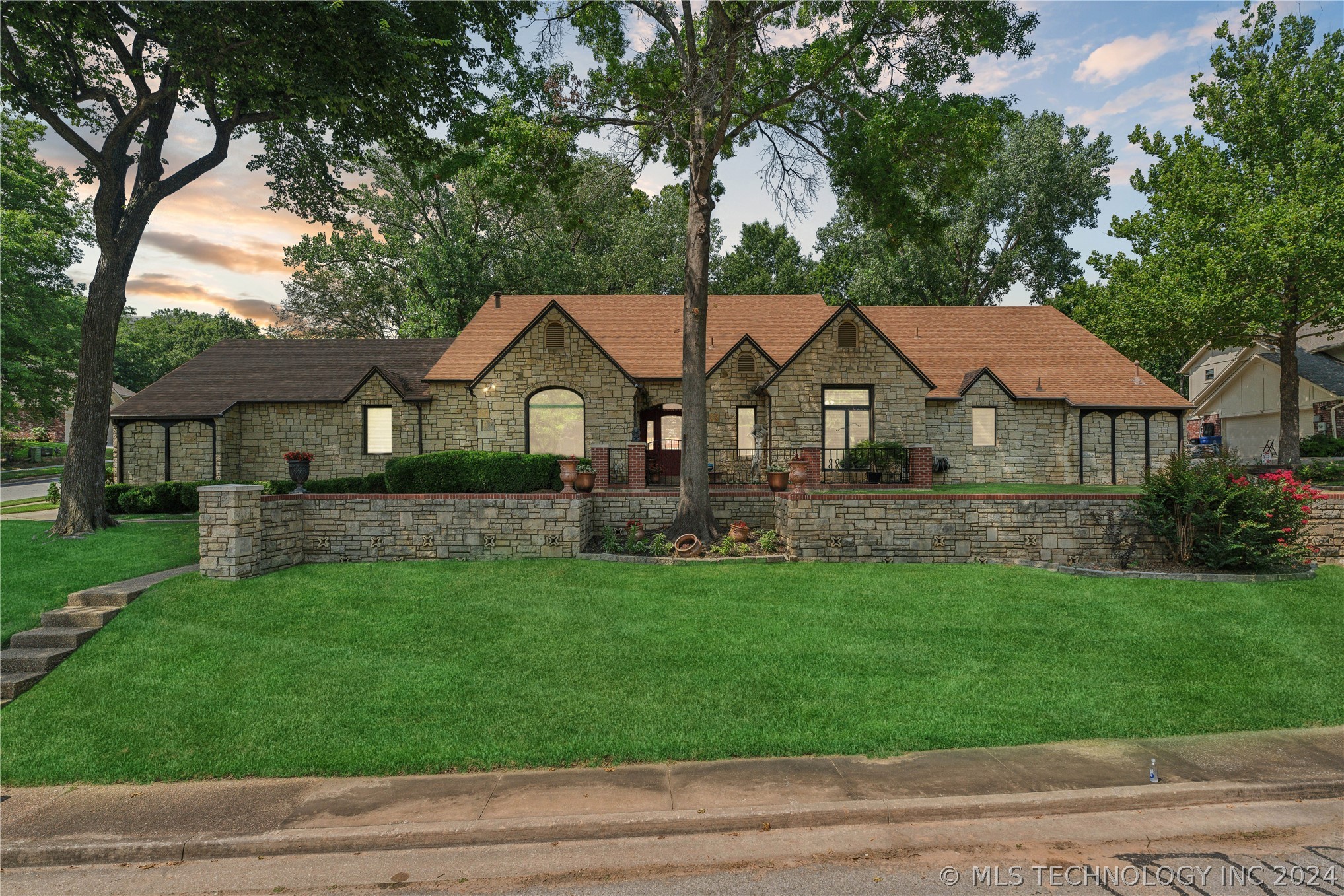 Baton Rouge St, Broken Arrow, OK 74011