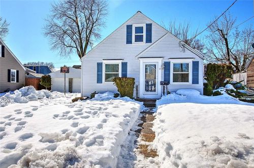 37 Larchmere Dr, Rumford, RI, 02916-3507 | Card Image
