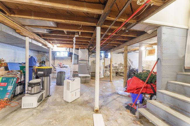 BASEMENT HAS HIGH CEILINGS | Image 17