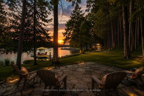 587 Centre Rd, Mckellar, ON, P2A0B4 | Card Image