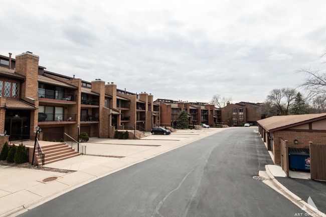 APT-1S - 9 Cinnamon Creek Dr, Condo with 2 bedrooms, 2 bathrooms and 2 parking in Palos Hills IL | Image 5