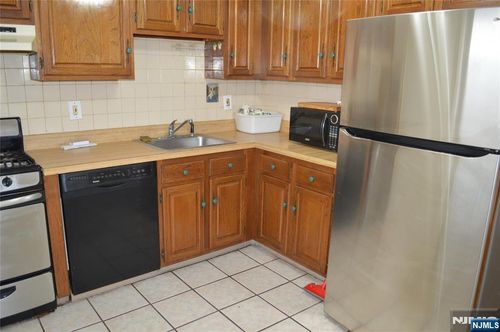 721 Broad, Ridgefield, NJ, 07657 | Card Image