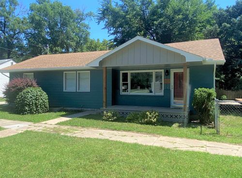 107 W B St, Hillsboro, KS, 67063-1405 | Card Image