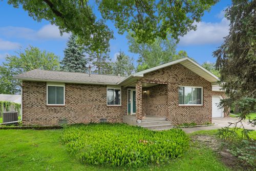 315 S Juniata St, Blue Grass, IA, 52726-9571 | Card Image