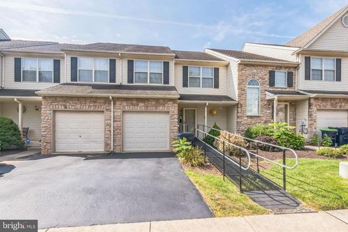 2304 Carriage Ln, ROYERSFORD, PA, 19468-1361 | Card Image