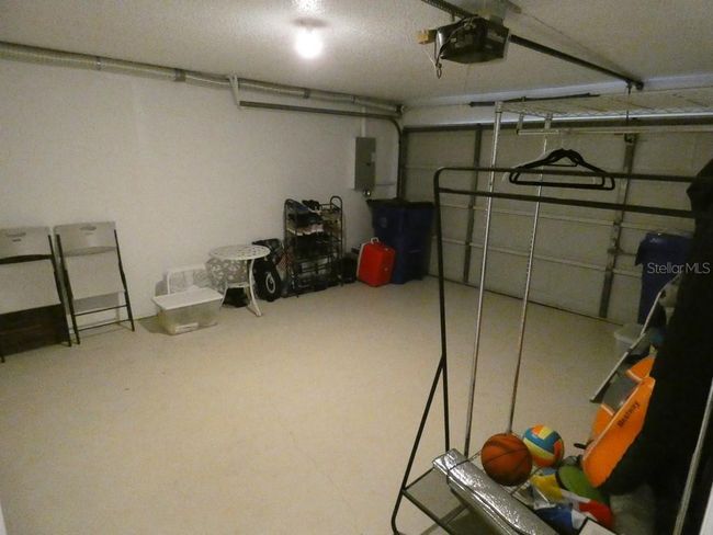 Oversized 1 Car Garage | Image 26