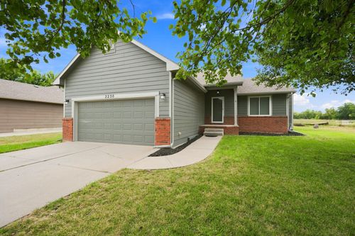 2230 E Glen Hills Dr, Derby, KS, 67037-7930 | Card Image