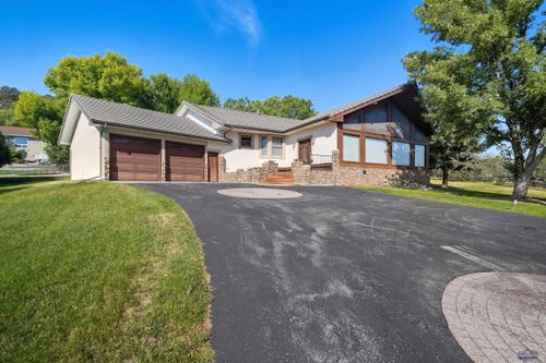 1621 Nickel St, Rapid City, SD, 57701-8174 | Card Image