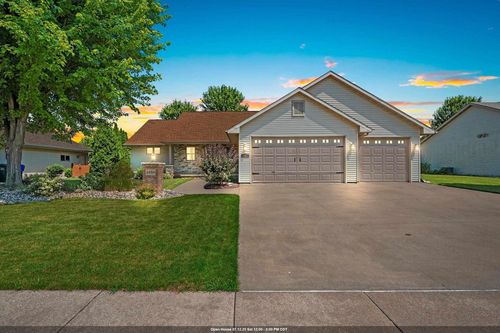 2450 Manchester Drive, KAUKAUNA, WI, 54130 | Card Image