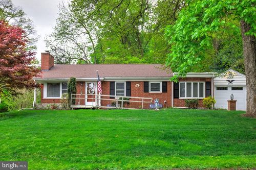 2584 Spring Valley Rd, LANCASTER, PA, 17601-1918 | Card Image