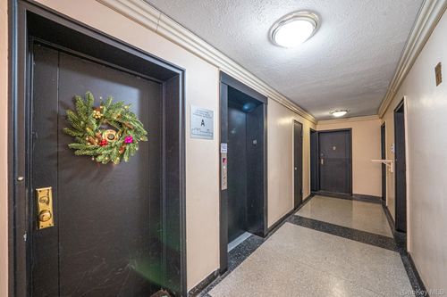 apt-4n-213-05 75th Ave, Oakland Gardens, NY, 11364-3300 | Card Image