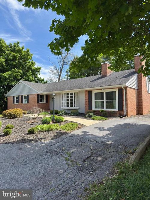 408 N Tennessee Ave, MARTINSBURG, WV, 25401-2446 | Card Image