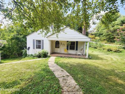 209 Greenwood Ave, House other with 3 bedrooms, 2 bathrooms and null parking in Pennington Gap VA | Image 1