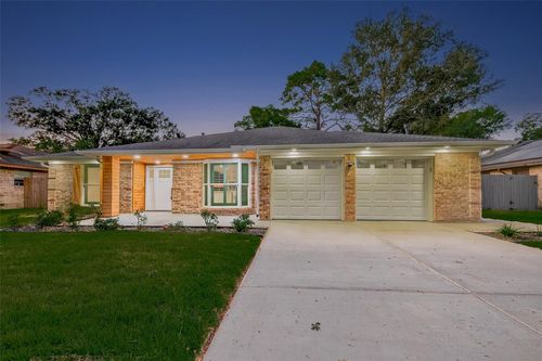 1104 Sagebrush Trl, Baytown, TX, 77521-3440 | Card Image
