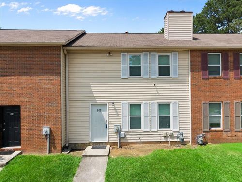 909 Silverwood Dr, Atlanta, GA, 30349-6400 | Card Image