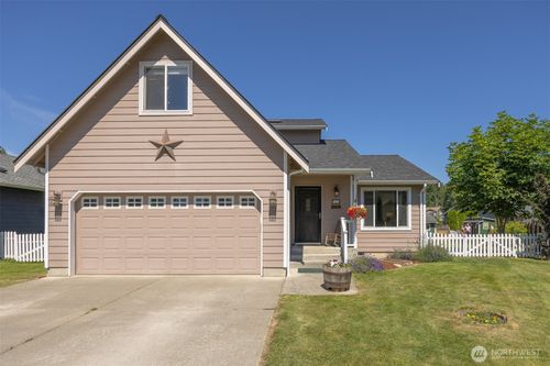 323 Wilson Ln, Sumas, WA, 98295-9511 | Card Image