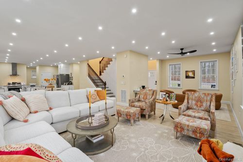 159 Rombout Rd, Poughkeepsie, NY, 12603-6217 | Card Image