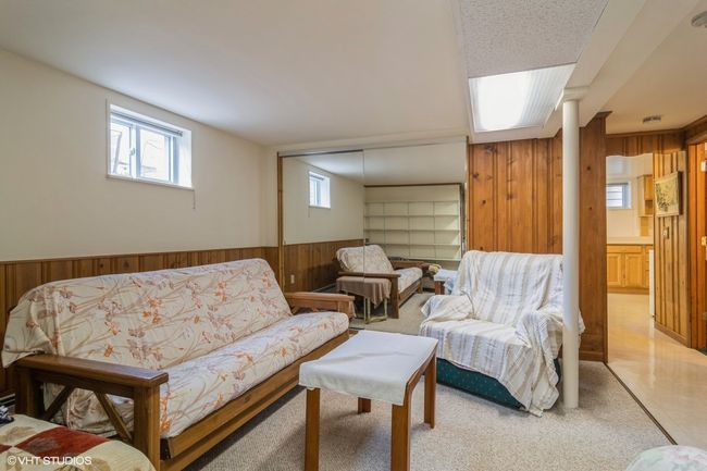 6445 N Oketo Ave, Home with 6 bedrooms, 3 bathrooms and 2 parking in CHICAGO IL | Image 15