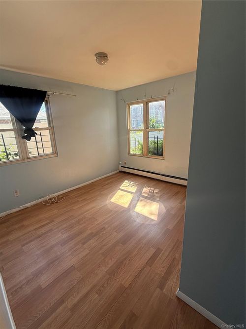 17823 146th Drive, New York, NY, 11434 | Card Image