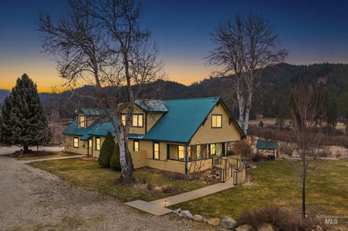 69 River Ranch Rd, Garden Valley, ID, 83622-5053 | Card Image