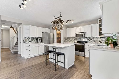 125 Crystalridge Dr, Okotoks, AB, T1S1T9 | Card Image
