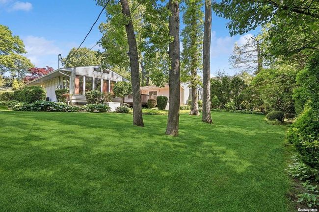57 Ridge Dr, House other with 3 bedrooms, 3 bathrooms and null parking in Plainview NY | Image 23