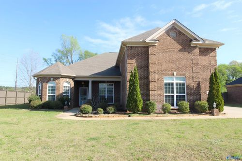 101 Shields Lake Dr, Huntsville, AL, 35811-8138 | Card Image