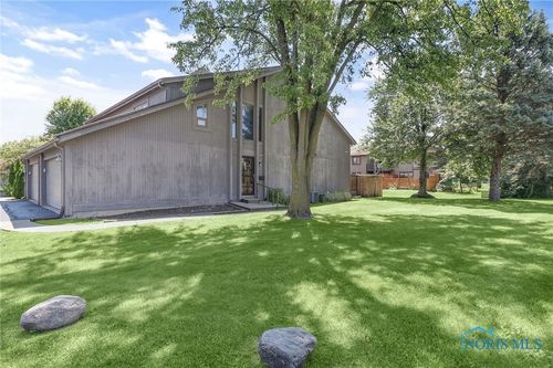 d-1144 Bernath Pkwy, Toledo, OH, 43615-6743 | Card Image
