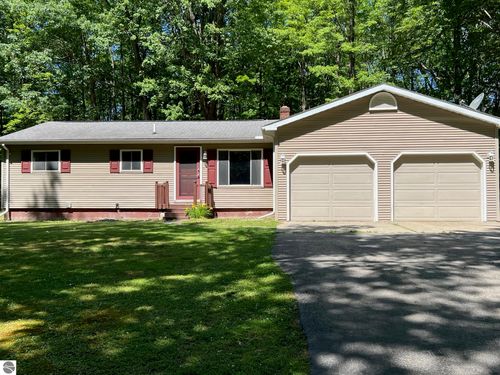 4463 W Grass Lake Rd, Lake, MI, 48632-8840 | Card Image