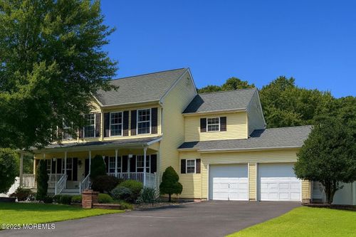 4 River Edge Dr, Jackson, NJ, 08527-1381 | Card Image