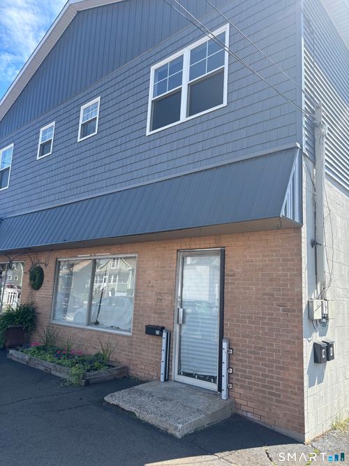 35 Hemingway Ave, East Haven, CT, 06512-3443 | Card Image