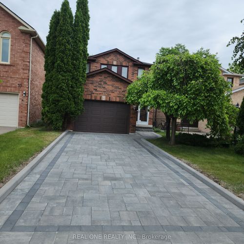 31 Cougar Crt, Richmond Hill, ON, L4S1H7 | Card Image