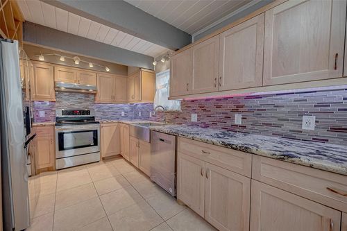 6311 Crestside Dr, Pasadena, TX, 77505-2525 | Card Image