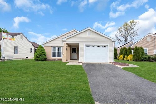 10 Saint Paul Pl, Manchester, NJ, 08759-6815 | Card Image