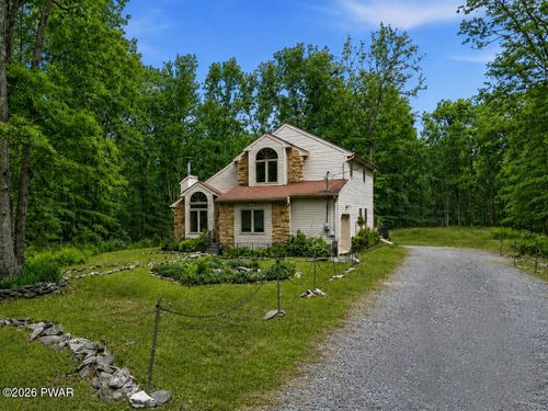 3176 Bluebird Dr, Bushkill, PA, 18324-7845 | Card Image