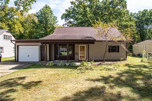 772 Irving Park Blvd, Sheffield Lake, OH, 44054-1626 | Card Image