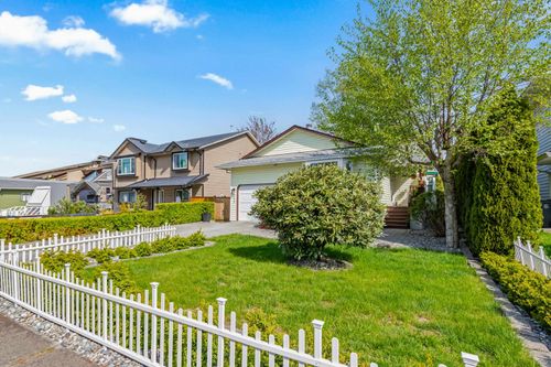 19073 117a Ave, Pitt Meadows, BC, V3Y1Y5 | Card Image