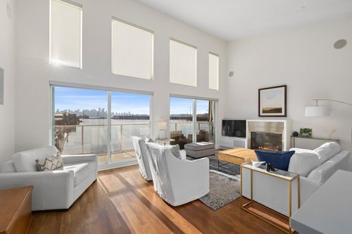 20-415 W Esplanade, North Vancouver, BC, V7M1A6 | Card Image