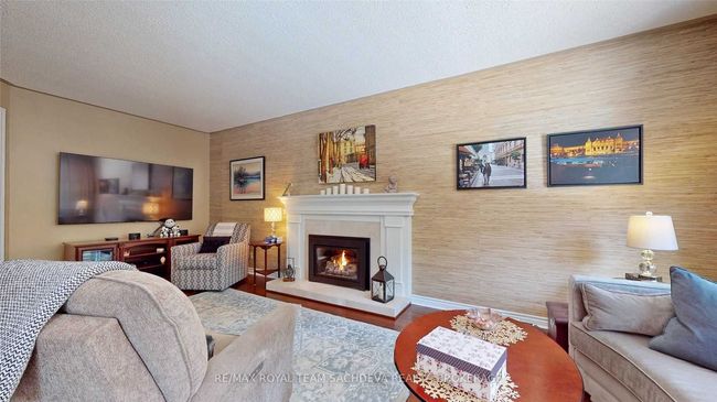 955 Peggoty Cir, House other with 4 bedrooms, 4 bathrooms and 4 parking in Oshawa ON | Image 10