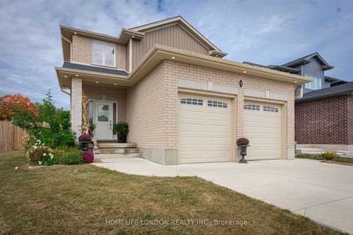 3 Elliott Trail, Thorndale, ON, N0M2P0 | Card Image