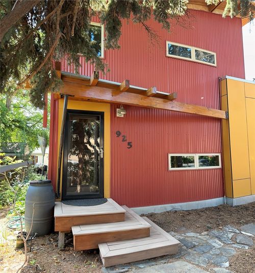 925 Jackson St, Helena, MT, 59601-3429 | Card Image