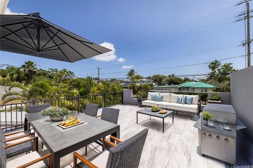839 Oneawa St, Kailua, HI, 96734-2056 | Card Image
