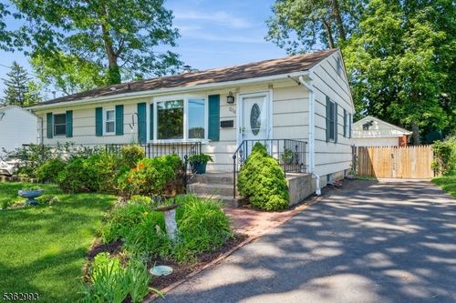 206 Charlotte Ave, South Bound Brook, NJ, 08880-1208 | Card Image