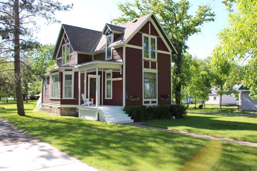 221 Main St N, Sauk Centre, MN, 56378-1111 | Card Image
