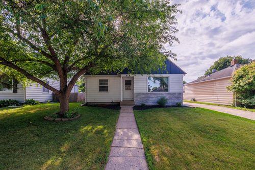 418 23rd St S, Fargo, ND, 58103-1328 | Card Image