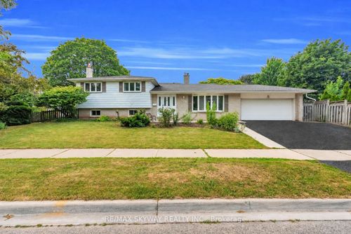 2673 Thorn Lodge Dr, Mississauga, ON, L5K1L1 | Card Image